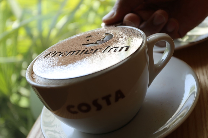 Imagen del bar/restaurante del Hotel Premier Inn Dubai Investment Park. Foto 3