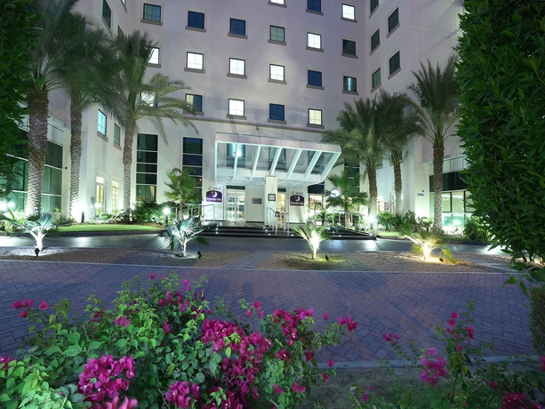 Imagen de los exteriores del Hotel Premier Inn Dubai Investment Park. Foto 4