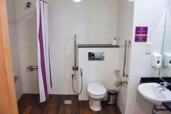 Imagen de la habitación del Hotel Premier Inn Dubai Silicon Oasis. Foto 13