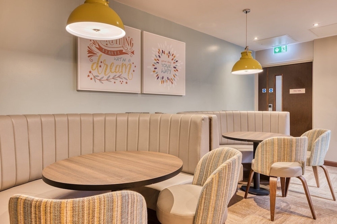 Imagen del bar/restaurante del Hotel Premier Inn Dublin City Centre (Temple Bar). Foto 3