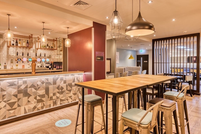 Imagen del bar/restaurante del Hotel Premier Inn Dublin City Centre (Temple Bar). Foto 9