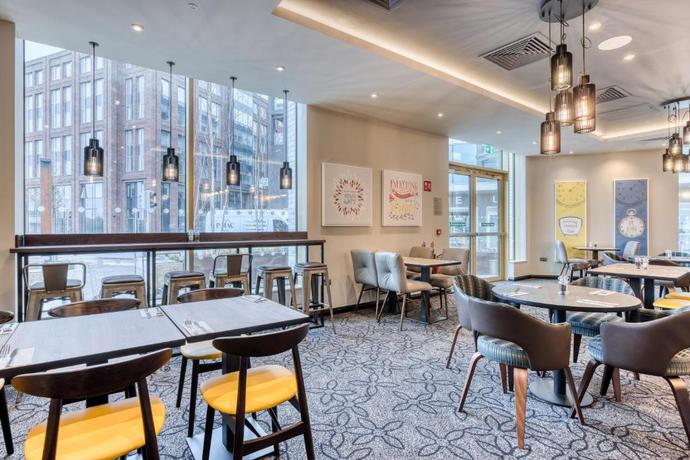 Imagen del bar/restaurante del Hotel Premier Inn Dublin City Centre (north Docklands). Foto 2