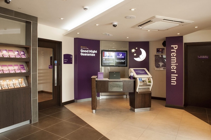 Imagen de los interiores del Hotel Premier Inn Dudley Town Centre. Foto 16