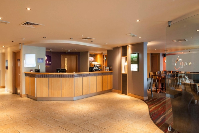 Imagen de los interiores del Hotel Premier Inn East Midlands Airport. Foto 16