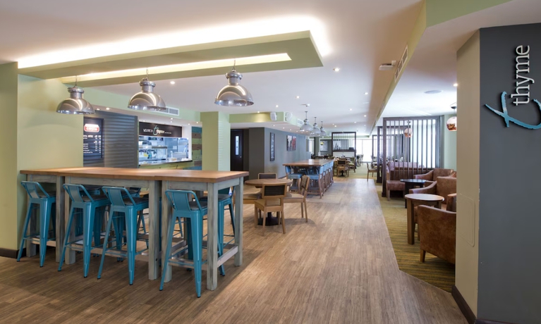 Imagen del bar/restaurante del Hotel Premier Inn Edinburgh Cc York Place/St James Quarter. Foto 2