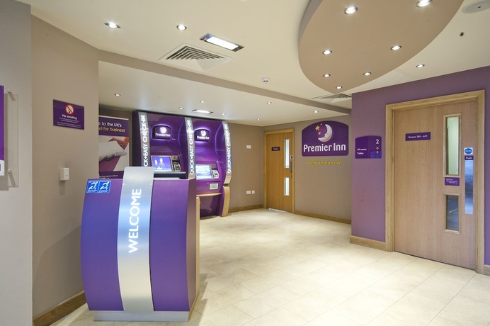 Imagen de los interiores del Hotel Premier Inn Edinburgh City Centre Princess Street. Foto 16