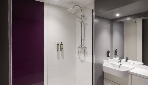 Imagen general del Hotel Premier Inn Edinburgh City Centre Royal Mile. Foto 12