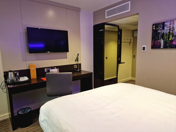 Imagen de la habitación del Hotel Premier Inn Edinburgh City Centre (Waverley). Foto 3