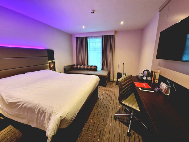 Imagen de la habitación del Hotel Premier Inn Edinburgh City Centre (Waverley). Foto 4
