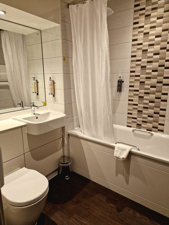 Imagen de la habitación del Hotel Premier Inn Edinburgh City Centre (Waverley). Foto 5