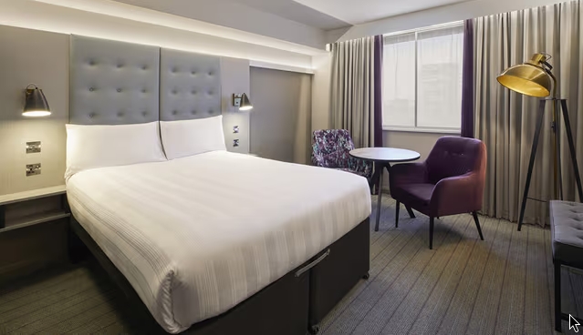 Imagen de la habitación del Hotel Premier Inn Edinburgh Leith Waterfront. Foto 6