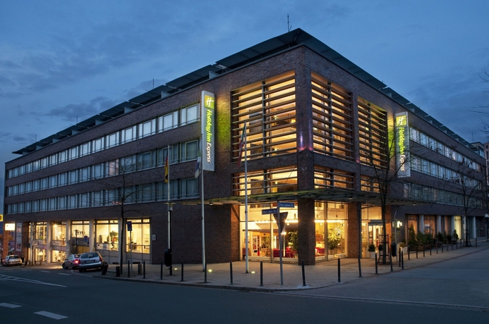 Imagen de los exteriores del Hotel Premier Inn Essen City Limbecker Platz. Foto 14