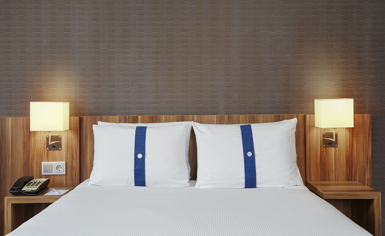 Imagen de la habitación del Hotel Premier Inn Frankfurt City Centre. Foto 4