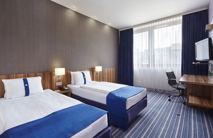 Imagen de la habitación del Hotel Premier Inn Frankfurt City Centre. Foto 5