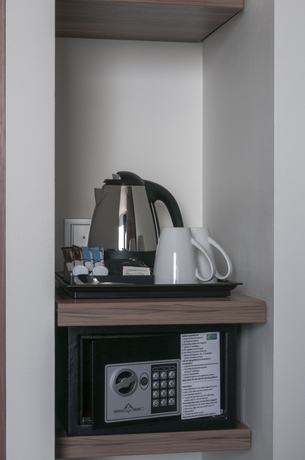 Imagen de la habitación del Hotel Premier Inn Frankfurt City Centre. Foto 7