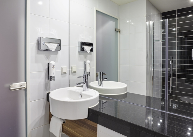 Imagen de la habitación del Hotel Premier Inn Frankfurt City Centre. Foto 8