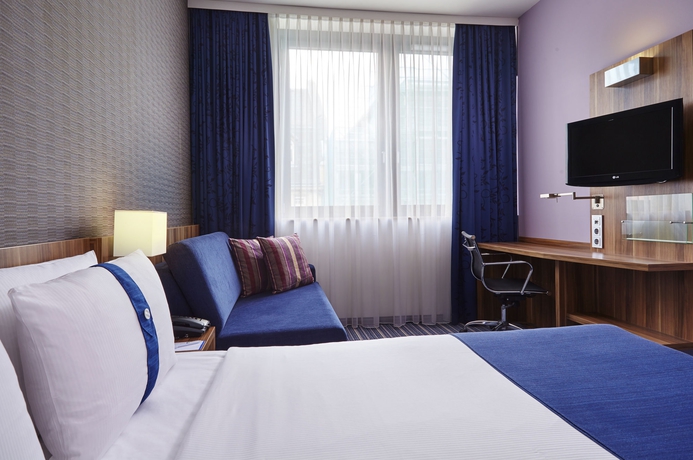 Imagen de la habitación del Hotel Premier Inn Frankfurt City Centre. Foto 10