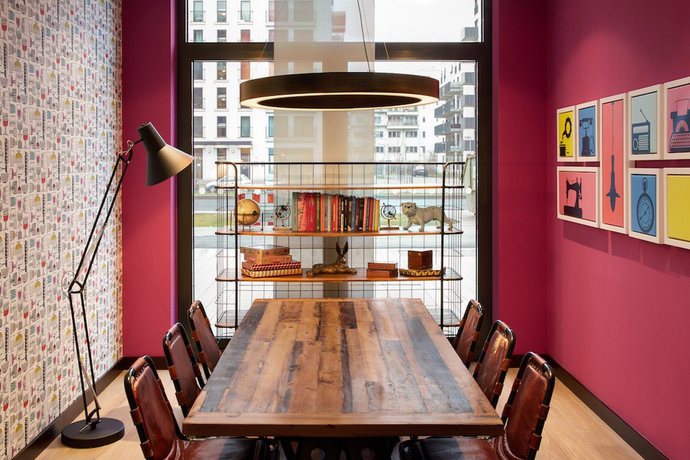 Imagen de los interiores del Hotel Premier Inn Frankfurt Messe. Foto 24