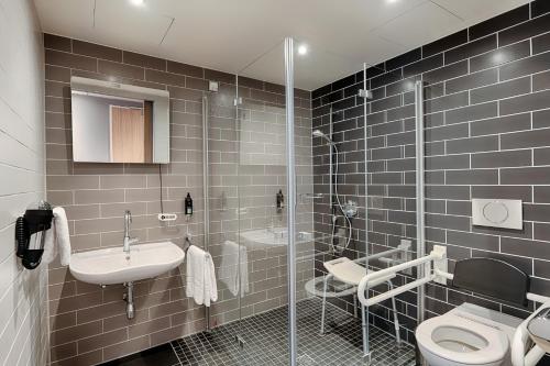 Imagen general del Hotel Premier Inn Frankfurt Westend. Foto 14