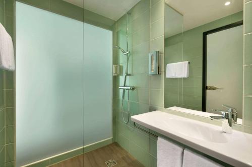 Imagen de la habitación del Hotel Premier Inn Freiburg City Nord. Foto 9