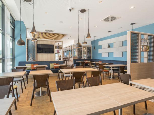 Imagen del bar/restaurante del Hotel Premier Inn Freiburg City Süd. Foto 5