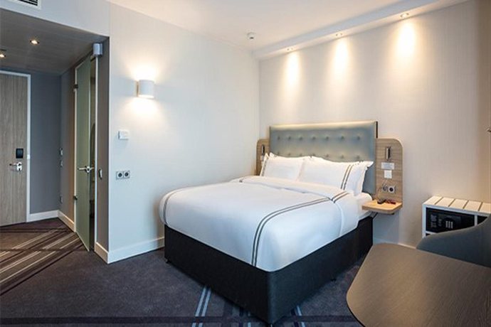 Imagen de la habitación del Hotel Premier Inn Freiburg City S&uuml;d. Foto 6