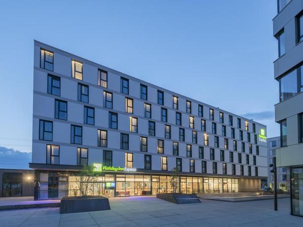 Imagen de los exteriores del Hotel Premier Inn Freiburg City Süd. Foto 14