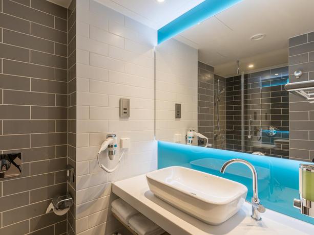 Imagen de la habitación del Hotel Premier Inn Freiburg City Süd. Foto 13