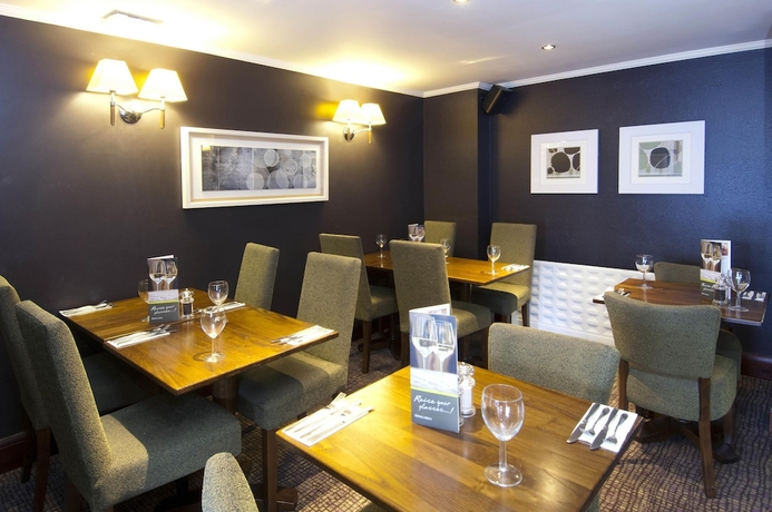 Imagen del bar/restaurante del Hotel Premier Inn Gatwick Crawley Town West. Foto 4