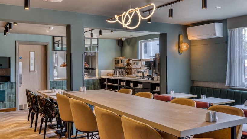 Imagen del bar/restaurante del Hotel Premier Inn Glasgow East. Foto 4