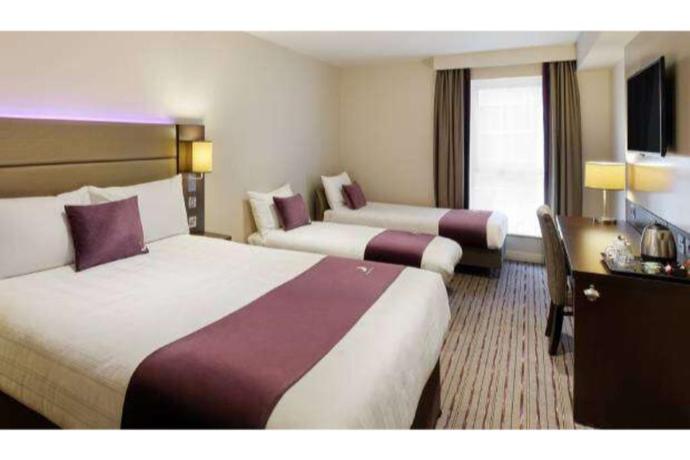 Imagen de la habitación del Hotel Premier Inn Glasgow (Paisley). Foto 10