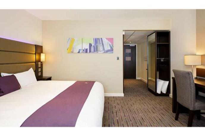Imagen de la habitación del Hotel Premier Inn Glasgow (Paisley). Foto 11