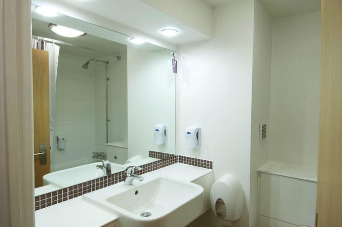 Imagen de la habitación del Hotel Premier Inn Glasgow South. Foto 6