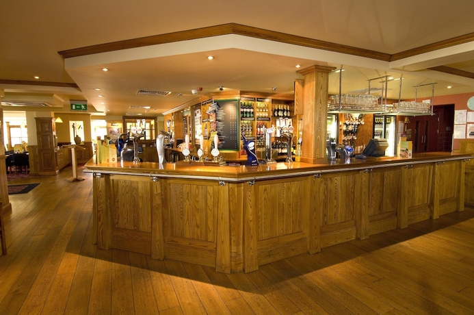 Imagen del bar/restaurante del Hotel Premier Inn Gloucester Business Park. Foto 4