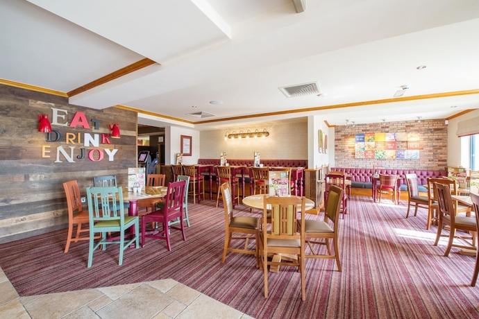 Imagen del bar/restaurante del Hotel Premier Inn Great Yarmouth West - A47. Foto 6