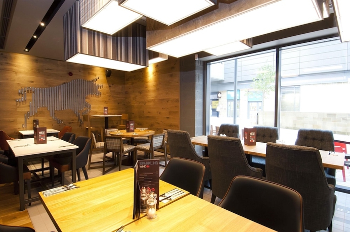 Imagen del bar/restaurante del Hotel Premier Inn Halifax Town Centre. Foto 2