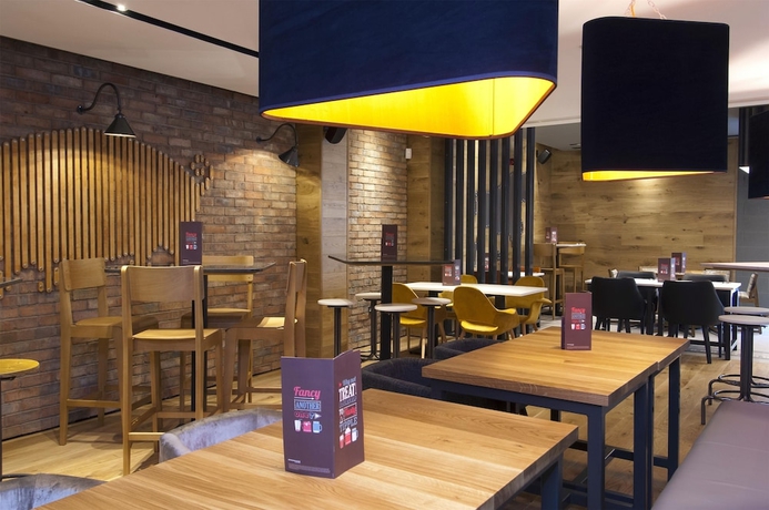 Imagen del bar/restaurante del Hotel Premier Inn Halifax Town Centre. Foto 4