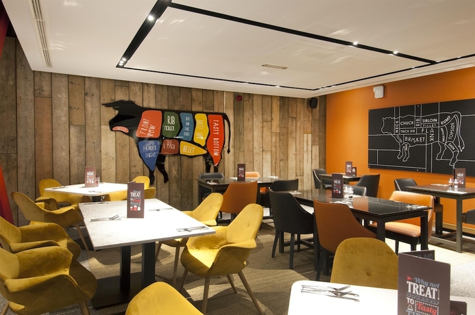 Imagen del bar/restaurante del Hotel Premier Inn Halifax Town Centre. Foto 8