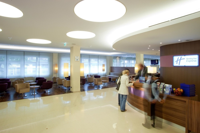 Imagen de los interiores del Hotel Premier Inn Hamburg City Alster. Foto 15
