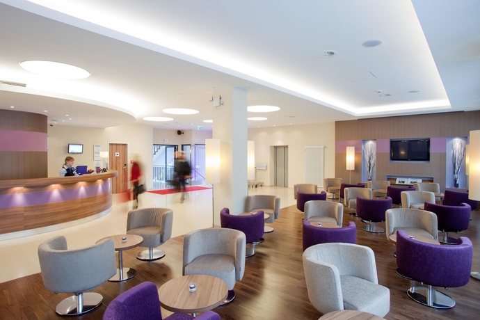 Imagen de los interiores del Hotel Premier Inn Hamburg City Alster. Foto 16