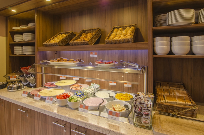 Imagen del bar/restaurante del Hotel Premier Inn Hamburg City Millerntor. Foto 5