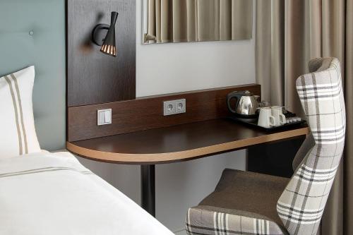 Imagen de la habitación del Hotel Premier Inn Hamburg City Zentrum. Foto 14