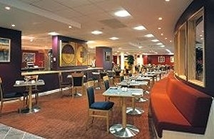 Imagen general del Hotel Premier Inn Heathrow Airport (M4/J4). Foto 4