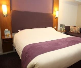 Imagen de la habitación del Hotel Premier Inn Heathrow T5. Foto 2