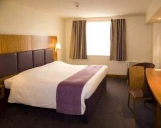 Imagen de la habitación del Hotel Premier Inn Heathrow T5. Foto 5