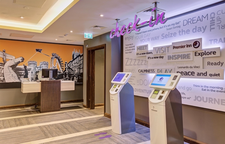 Imagen de los interiores del Hotel Premier Inn Horsham Town Centre. Foto 16