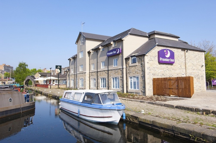 Imagen general del Hotel Premier Inn Huddersfield Central. Foto 1