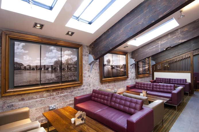 Imagen del bar/restaurante del Hotel Premier Inn Kidderminster. Foto 3