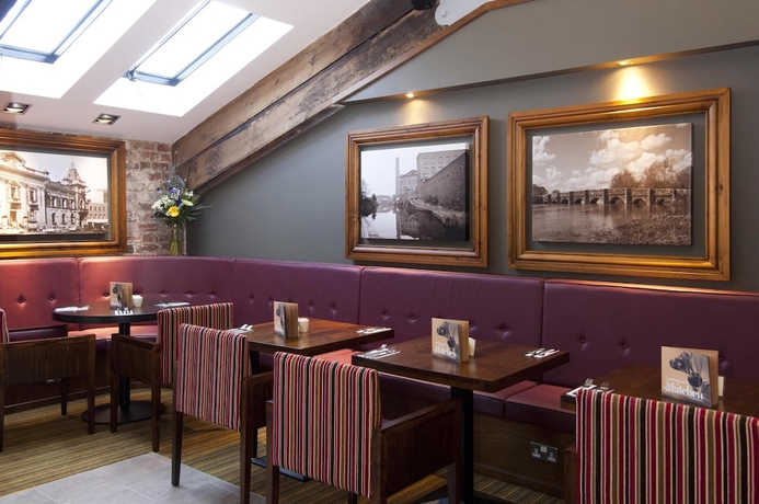 Imagen del bar/restaurante del Hotel Premier Inn Kidderminster. Foto 6