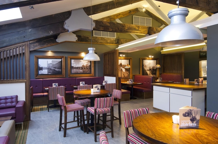 Imagen del bar/restaurante del Hotel Premier Inn Kidderminster. Foto 8